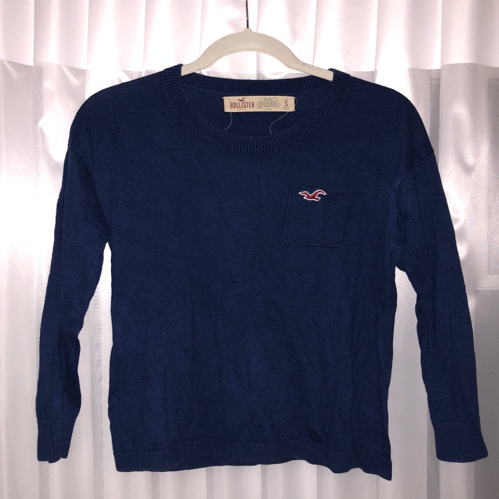 Navy blue 3/4 sleeve sweater